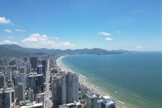 melhores praias de Itapema